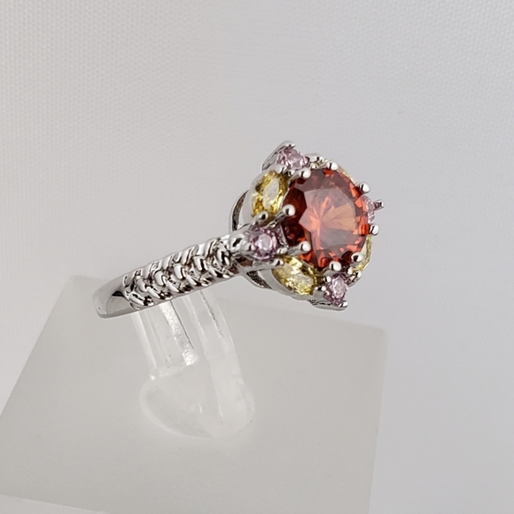 18k Mandala Ring - Picture 3 of 8